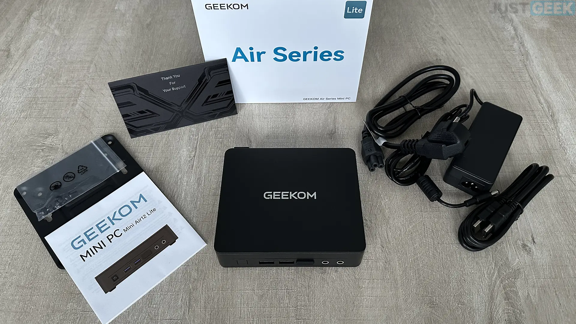 Photo de l'emballage du GEEKOM Mini Air12 Lite