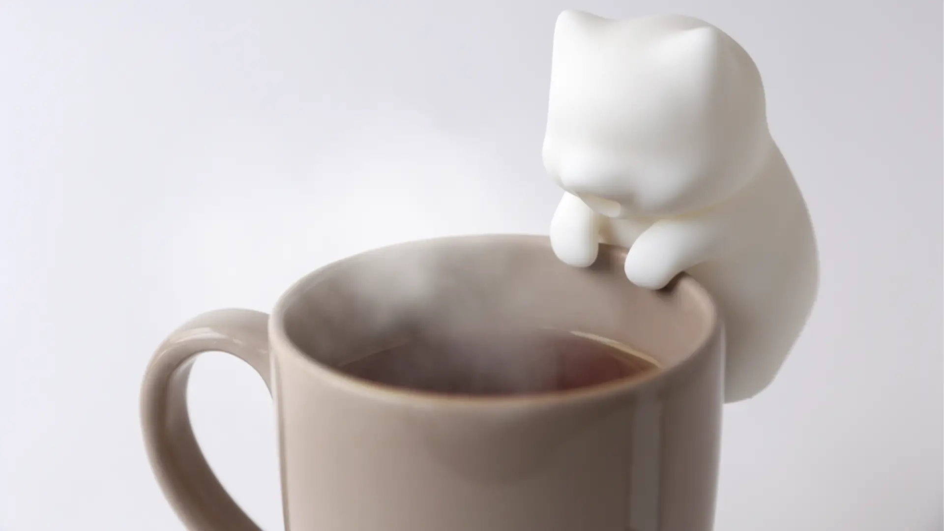 Nékojita FuFu : le robot chat qui refroidit votre café