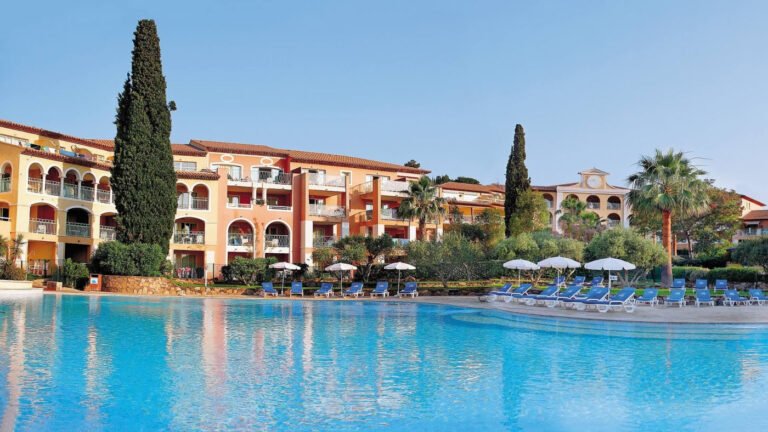 Hotel Piscine.jpg