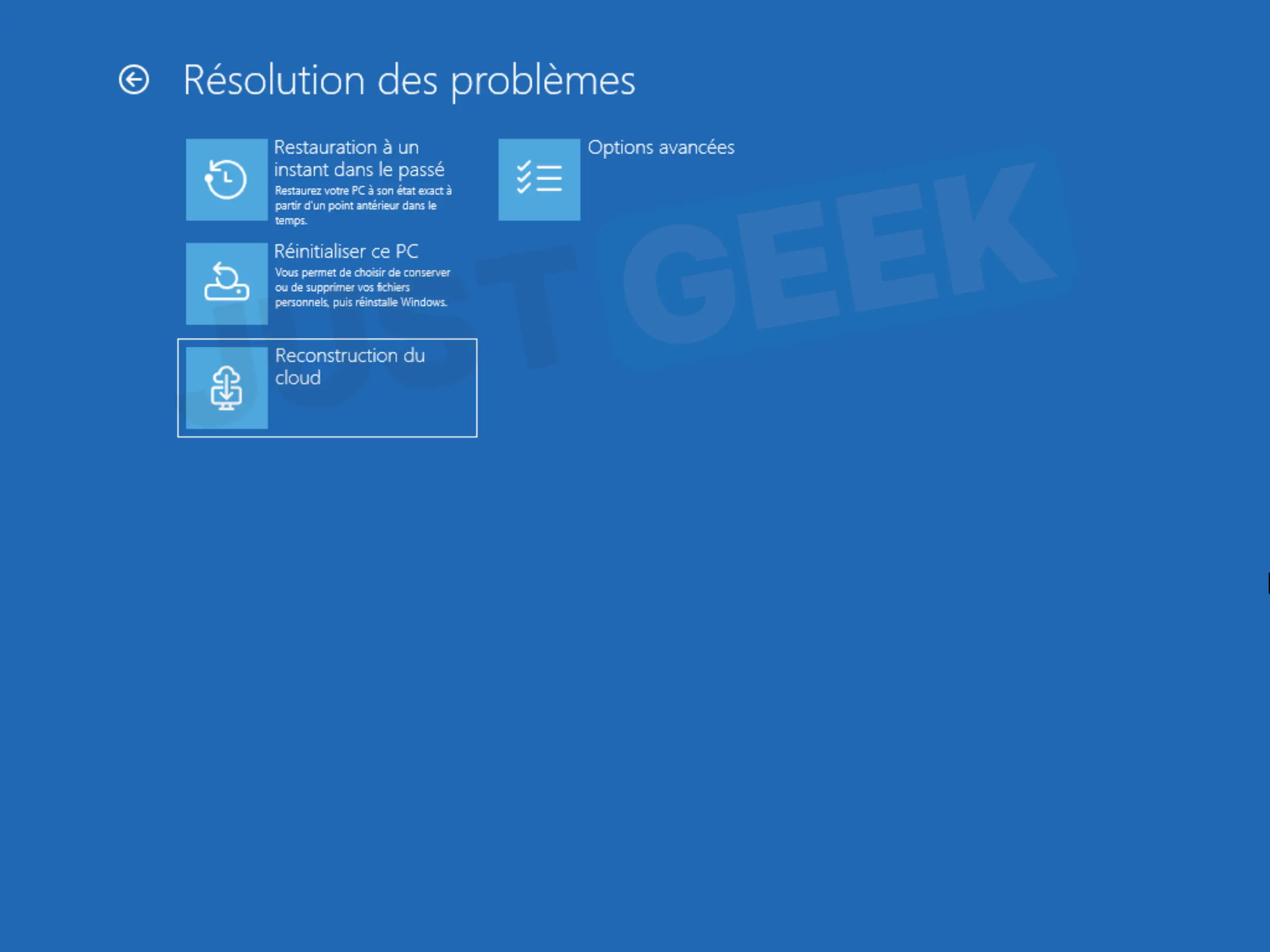 Menu de dépannage de l'environnement de récupération Windows avec option de reconstruction cloud