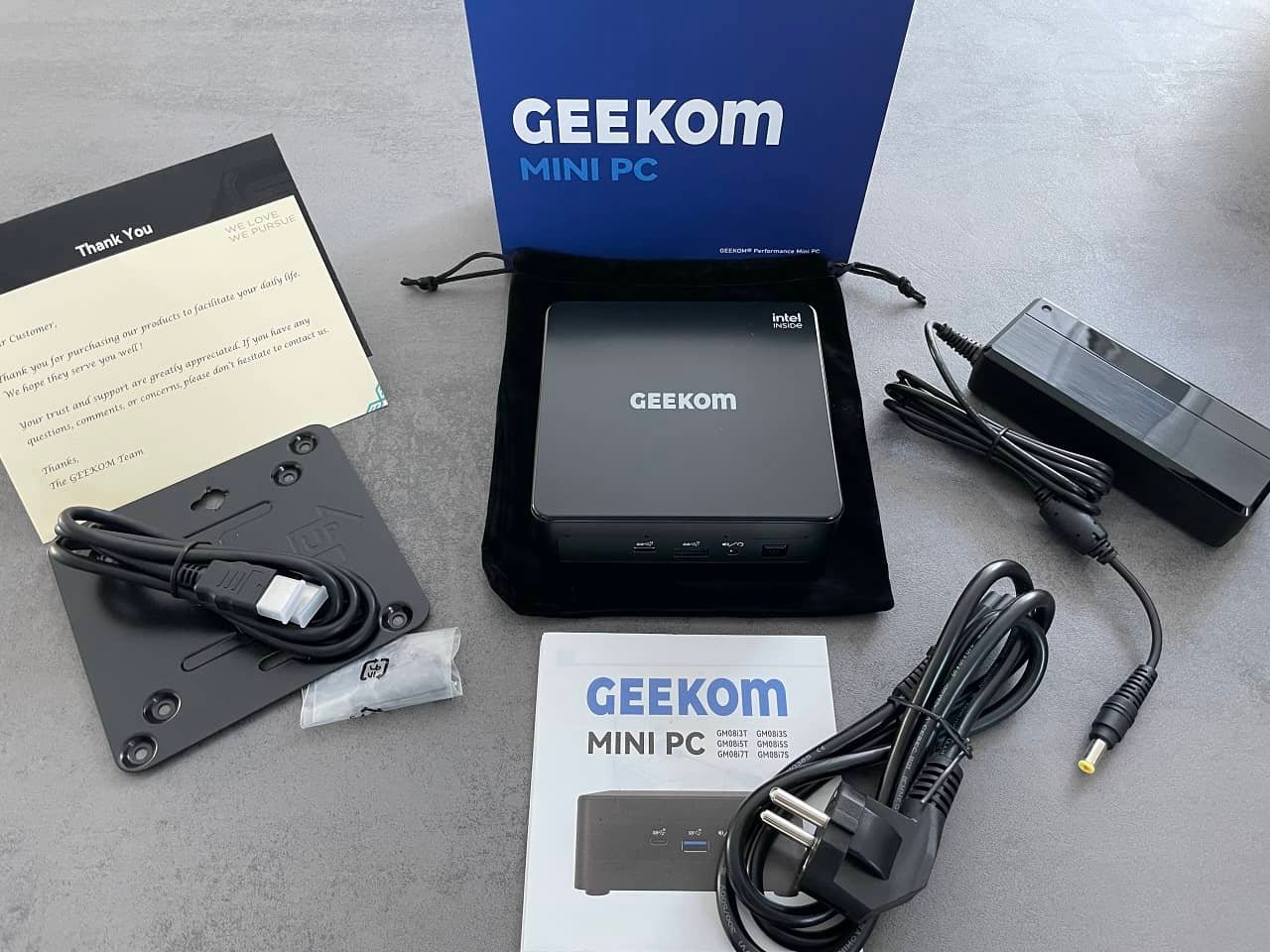 geekom mini it8 mini pc photo packaging