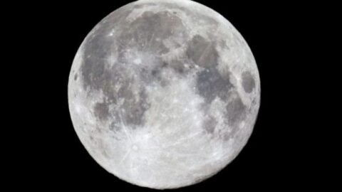 The Moon shrinks again a new study reveals a recent.jpeg